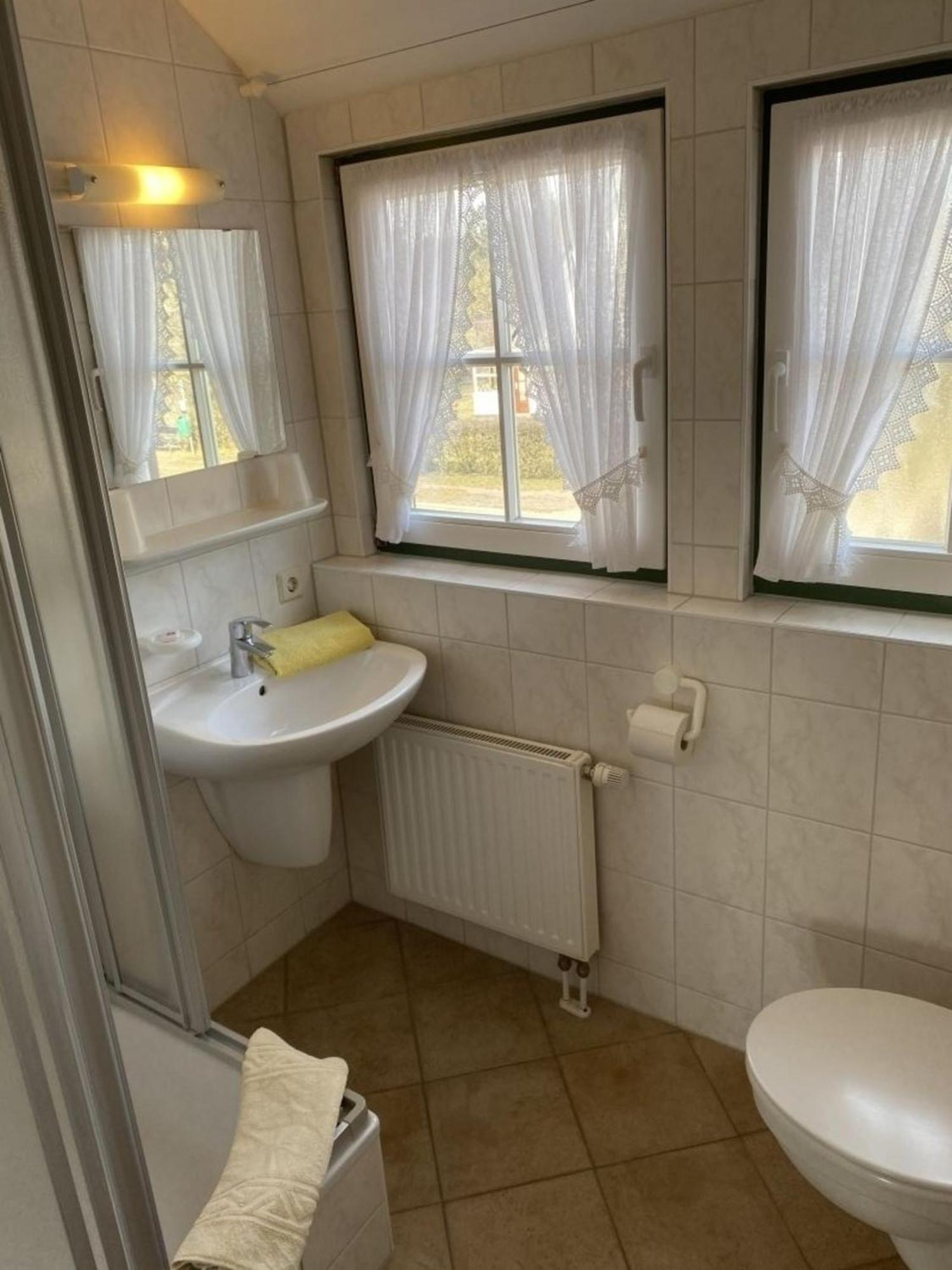 Ferienwohnung Nr 07 Og Spitzboden 보른 외부 사진